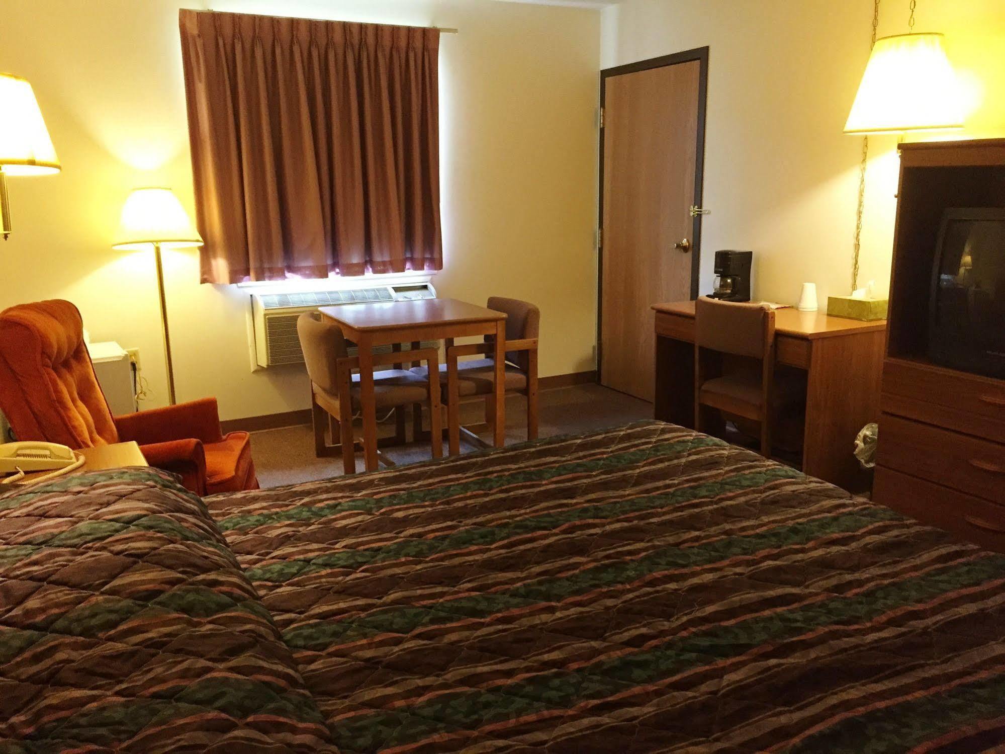 Coronado Motel & Rv Park Lindsborg Zewnętrze zdjęcie