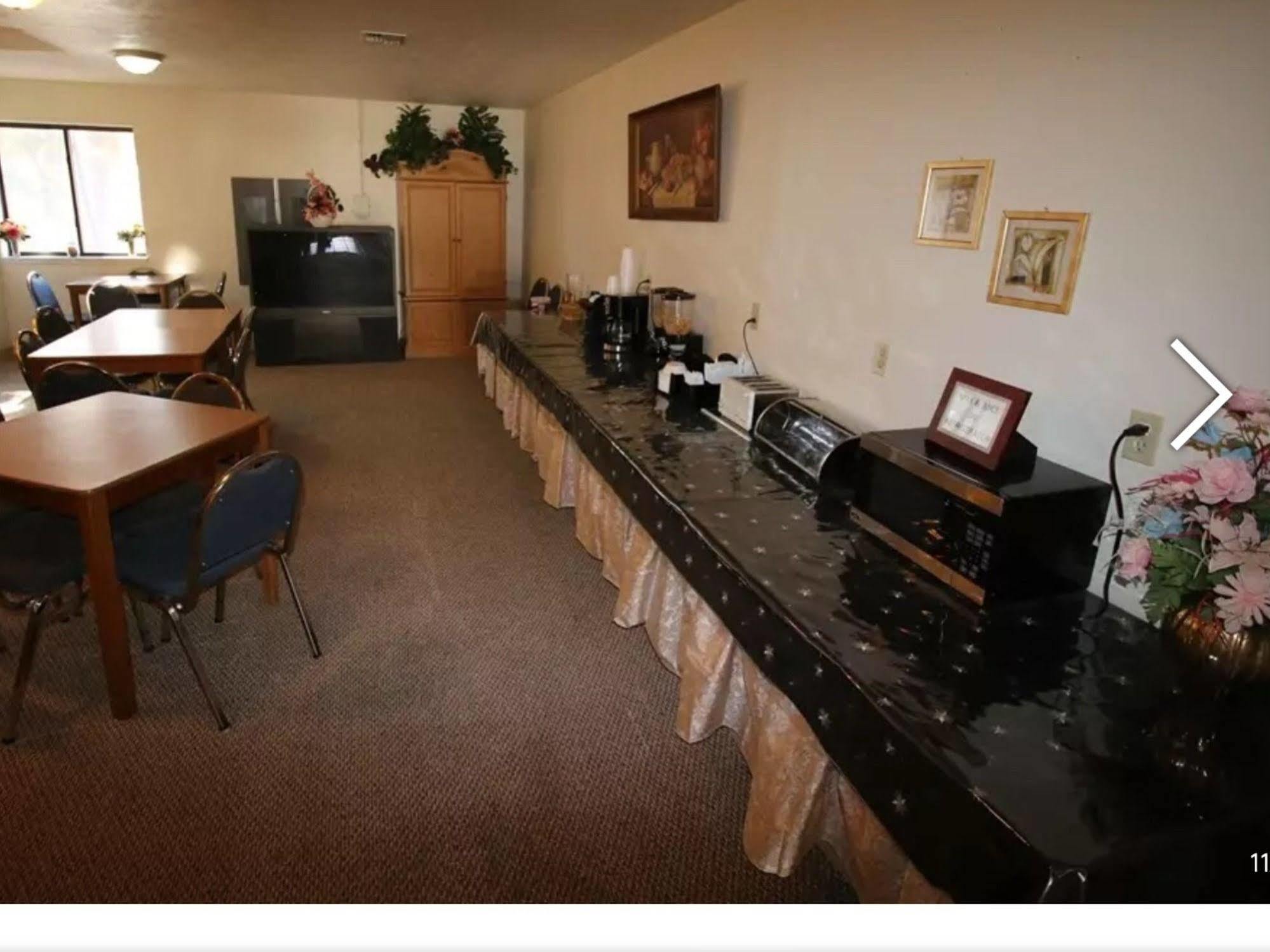 Coronado Motel & Rv Park Lindsborg Zewnętrze zdjęcie