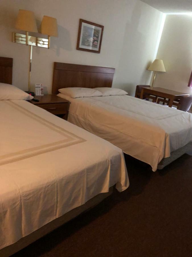 Coronado Motel & Rv Park Lindsborg Zewnętrze zdjęcie